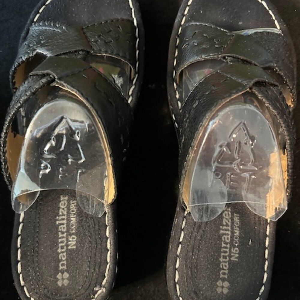 NWB NATURALIZER BLACK SANDALS N5 COMFORT